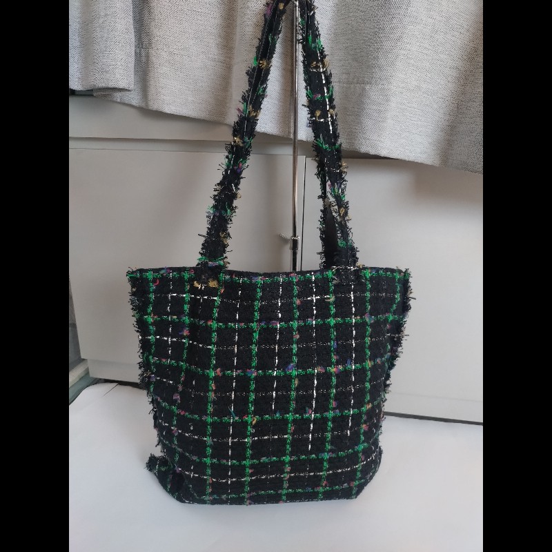 Chanel 黑綠毛呢布機器人水鑽直式托特包-1