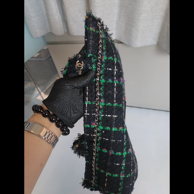 Chanel 黑綠毛呢布機器人水鑽直式托特包-14