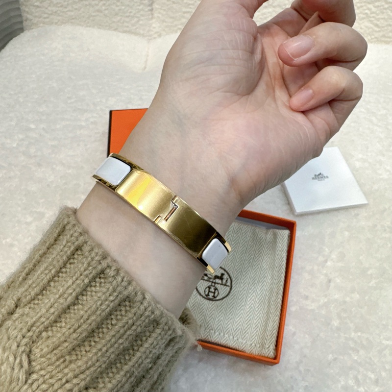 近新愛馬仕琺瑯手環 Hermès Clic H 白金窄版✨經典百搭氣質款 PM H700001F-1
