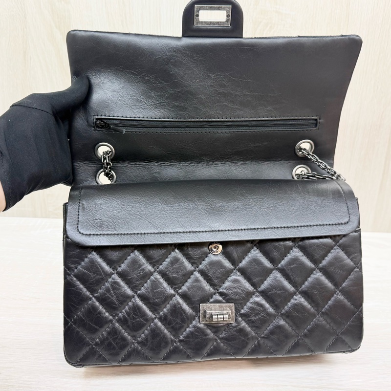 chanel 🖤（專櫃416300）黑色揉製牛皮仿舊銀扣2.55/28CM-12