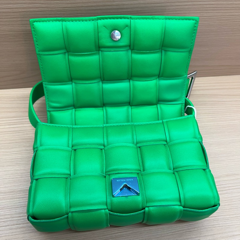 NO:412 BV 葆蝶家 十五格编织绿色枕头包 银扣 容量日常用没问题-7