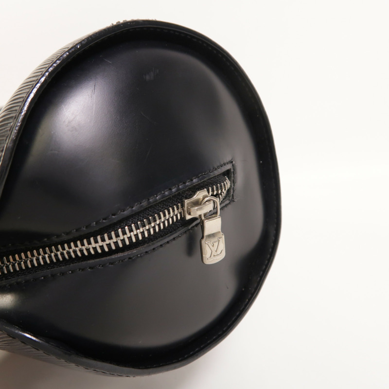 LOUIS VUITTON Epi Soufflot銀扣肩背袋-21