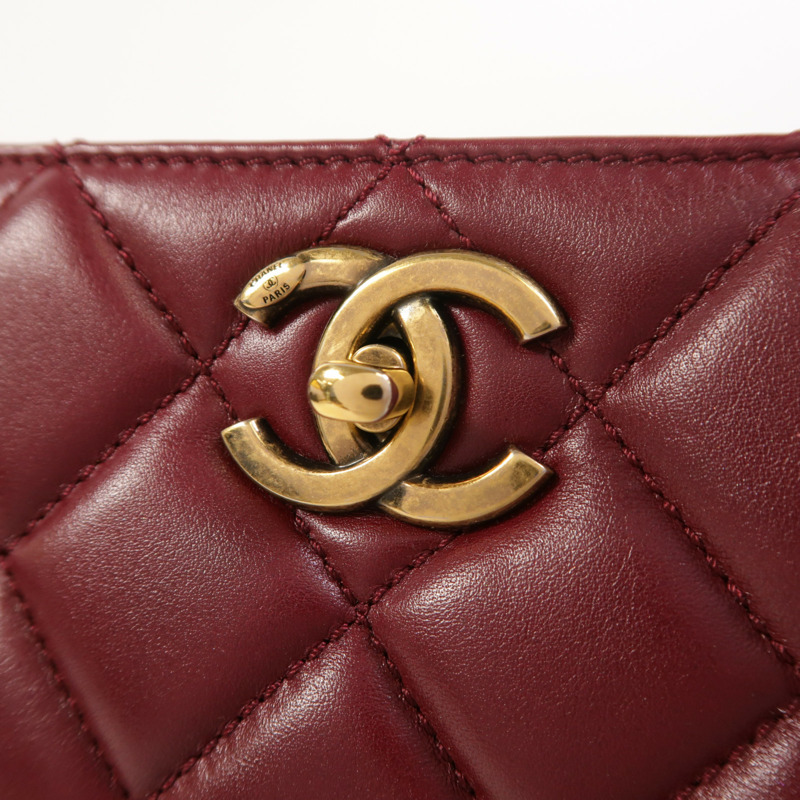 CHANEL 牛皮皮革Chain Shoulder金扣鏈帶肩背袋-10