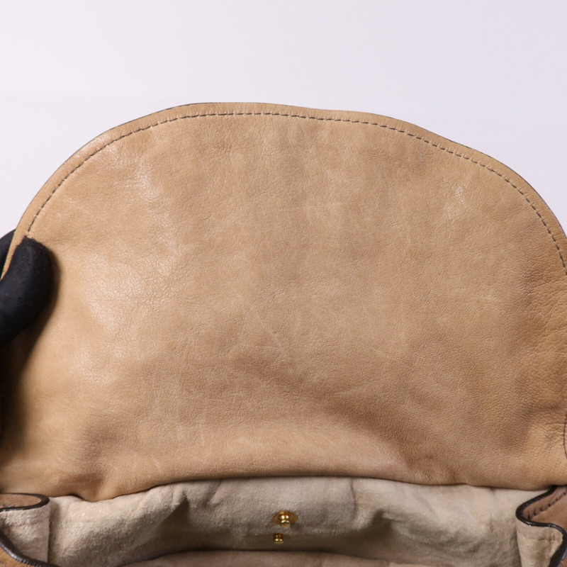 Miu Miu 牛皮皮革Shoulder Bag金扣肩背袋-15