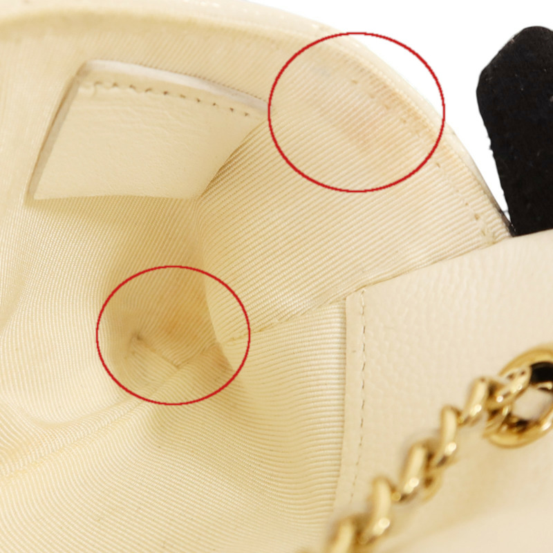 CHANEL 牛皮皮革Mini Bag With Chain金扣鏈帶肩背袋-17