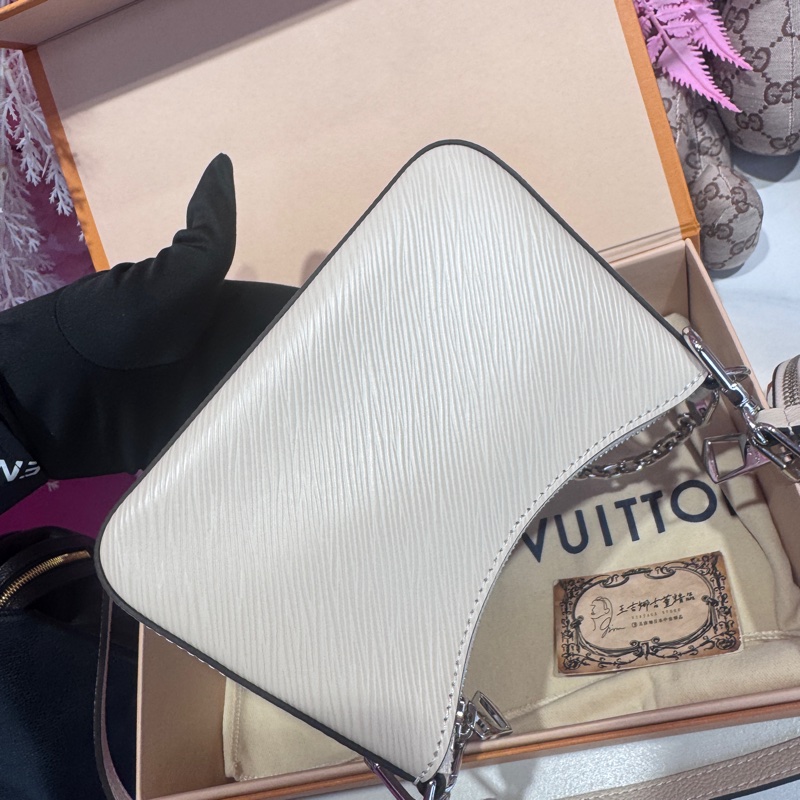 LV epi牛角包/王吉娜古董精品-6