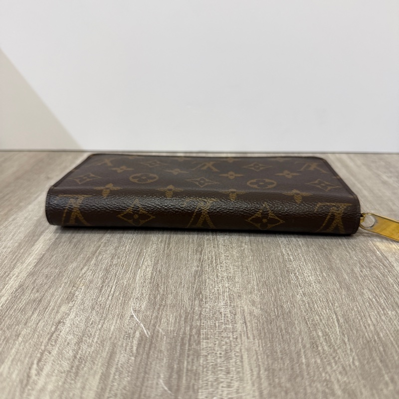 LV老花拉鏈罌粟紅長夾-3