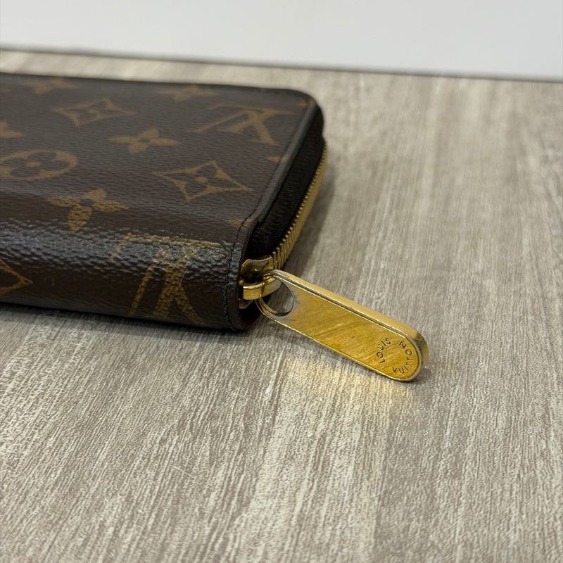 LV老花拉鏈罌粟紅長夾-4