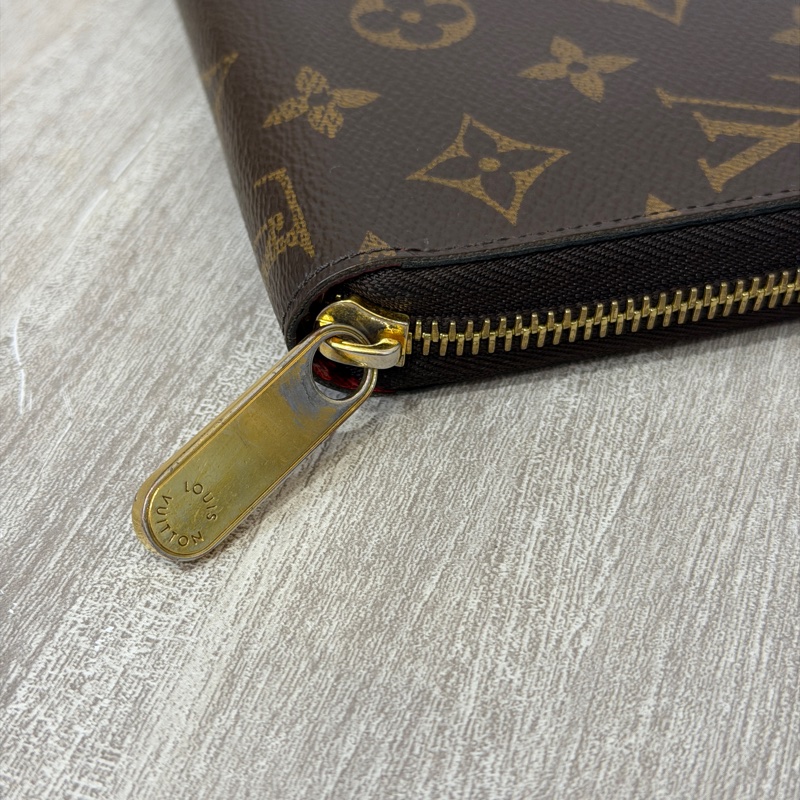 LV老花拉鏈罌粟紅長夾-5