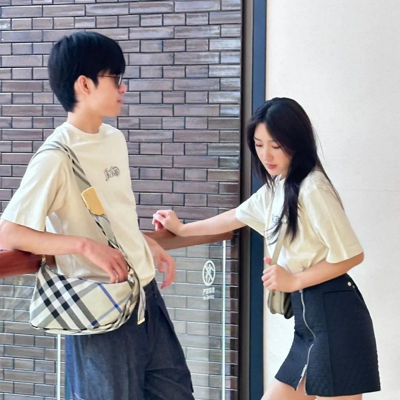 💎Han's house精品服飾💎 Burberry SHIELD 格紋 腰包 側背包 義大利製 現貨 原價75000-7