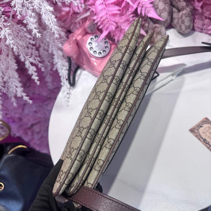 Gucci 老花信封斜背包/王吉娜古董精品-7