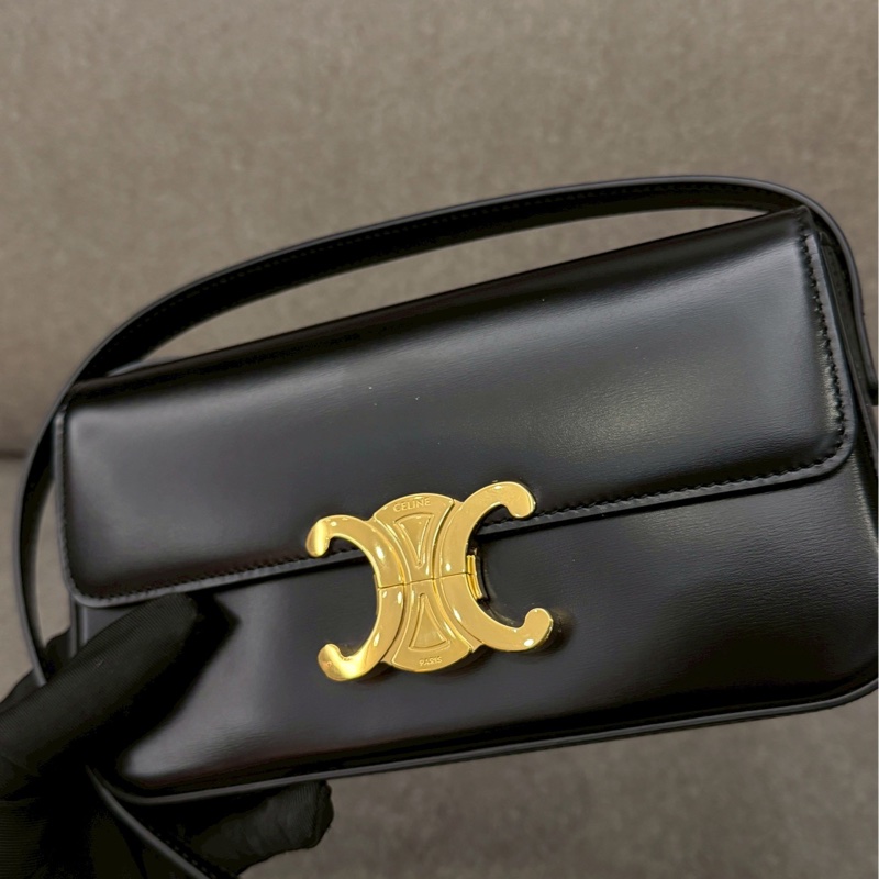 CELINE黑金凱旋門腋下包-1
