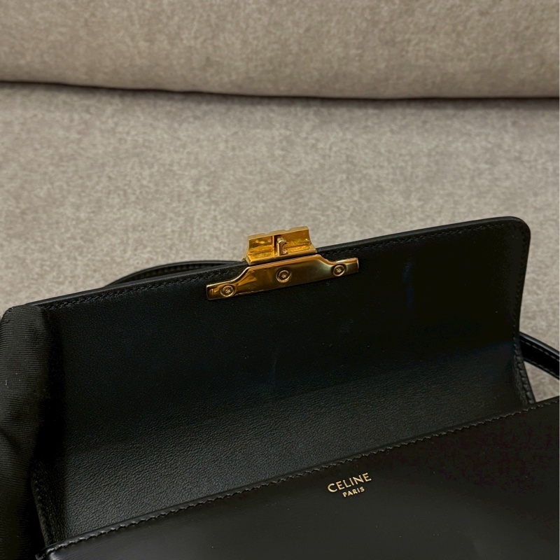 CELINE黑金凱旋門腋下包-9