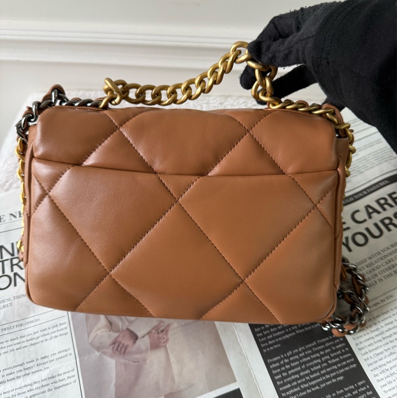 Chanel 19金色CC Logo三色鍊帶菱格紋口蓋包(焦糖色)-2