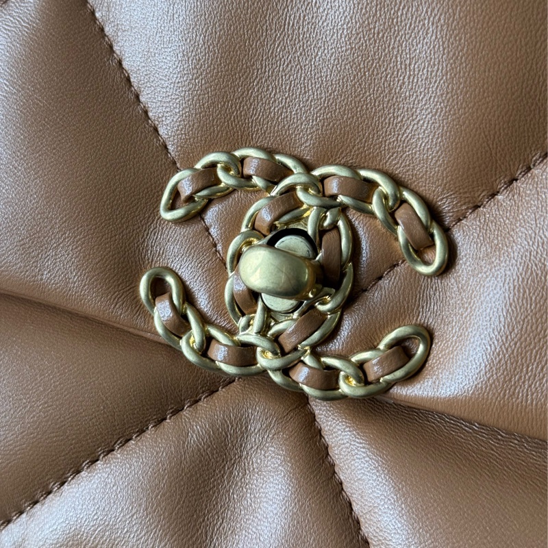 Chanel 19金色CC Logo三色鍊帶菱格紋口蓋包(焦糖色)-8