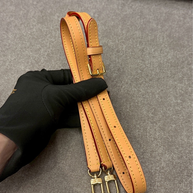 LV 老花mini bumbag-7