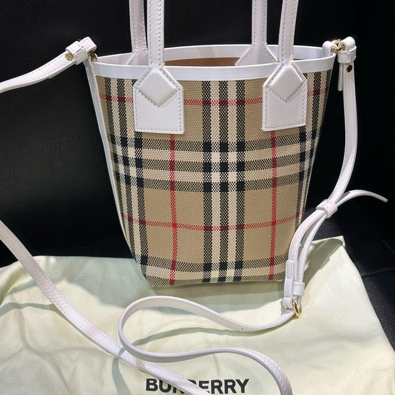 💎Han's house精品服飾💎Burberry 水桶包  手提包-8