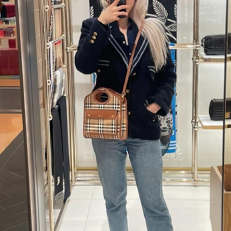 💎Han's house精品服飾💎Burberry Pocket 格紋 包 中 23X6X27公分 義大利製 現貨 原價59000-8