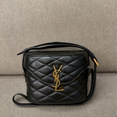 YSL黑色羊皮盒子包