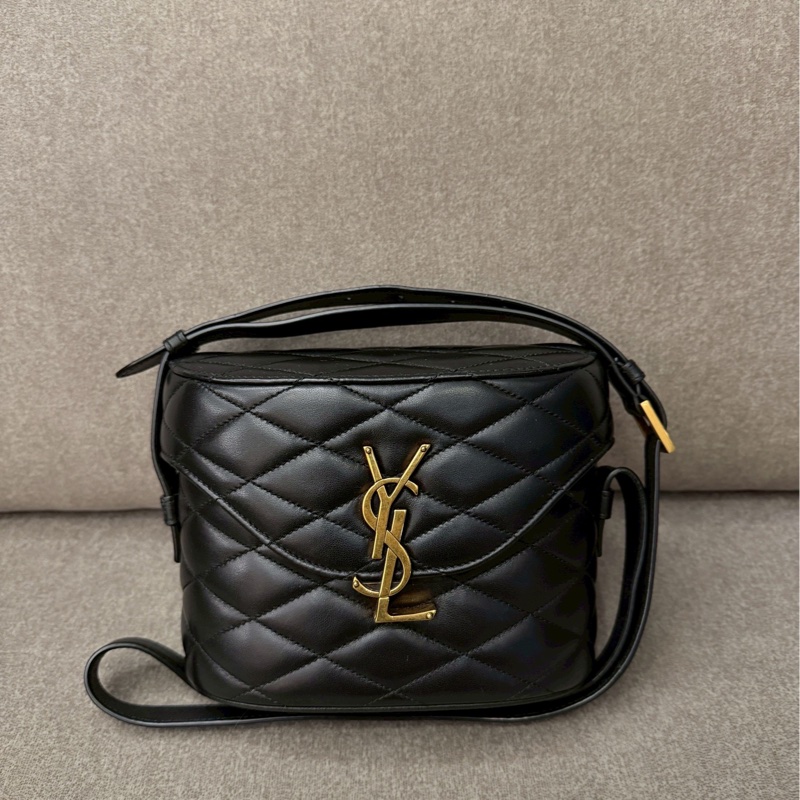 YSL黑色羊皮盒子包-0