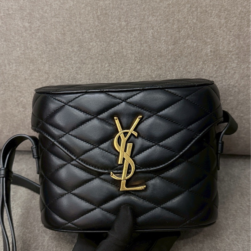 YSL黑色羊皮盒子包-1