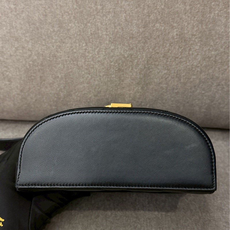 YSL黑色羊皮盒子包-3