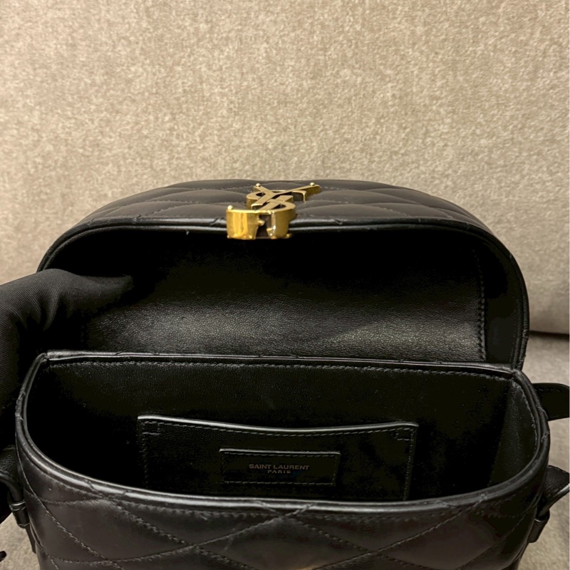 YSL黑色羊皮盒子包-6