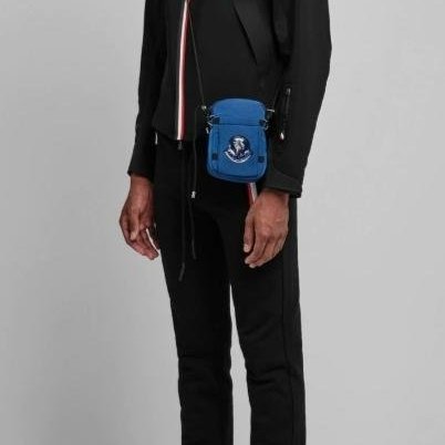 💎Han's house精品服飾💎 moncler 尼龍 小 側背包 背帶可拆換 現貨 原價15500-3