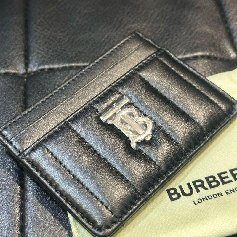 💎Han's house精品服飾💎Burberry Lola 羔羊皮 卡 包 10X7.5CM 義大利製 現貨 原價9300-1