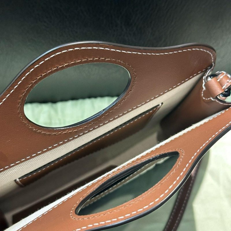 💎Han's house精品服飾💎Burberry Pocket 帆布包 斜背包 迷你 17x13x2.5cm 現貨 原價35500-6