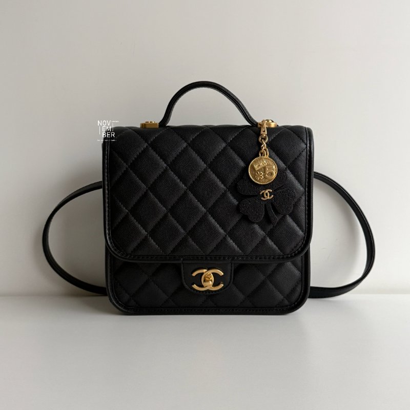 98新✨全配有購置🙌🏻 Chanel 香奈兒 25B 四葉草雙肩後背包 黑色金釦-0