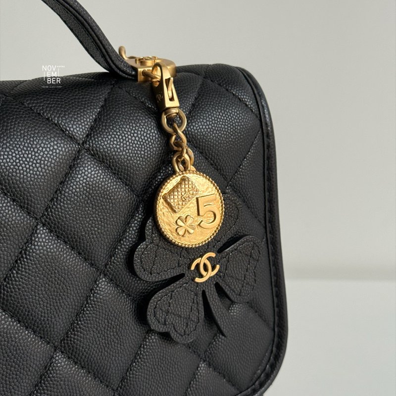 98新✨全配有購置🙌🏻 Chanel 香奈兒 25B 四葉草雙肩後背包 黑色金釦-2