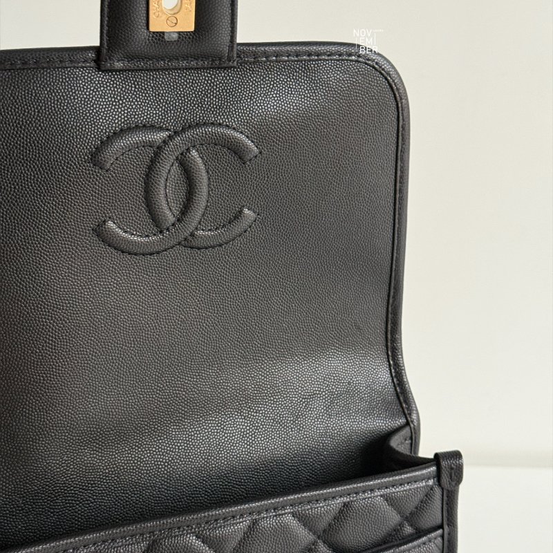 98新✨全配有購置🙌🏻 Chanel 香奈兒 25B 四葉草雙肩後背包 黑色金釦-4