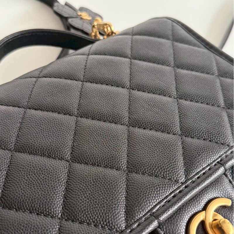 98新✨全配有購置🙌🏻 Chanel 香奈兒 25B 四葉草雙肩後背包 黑色金釦-15