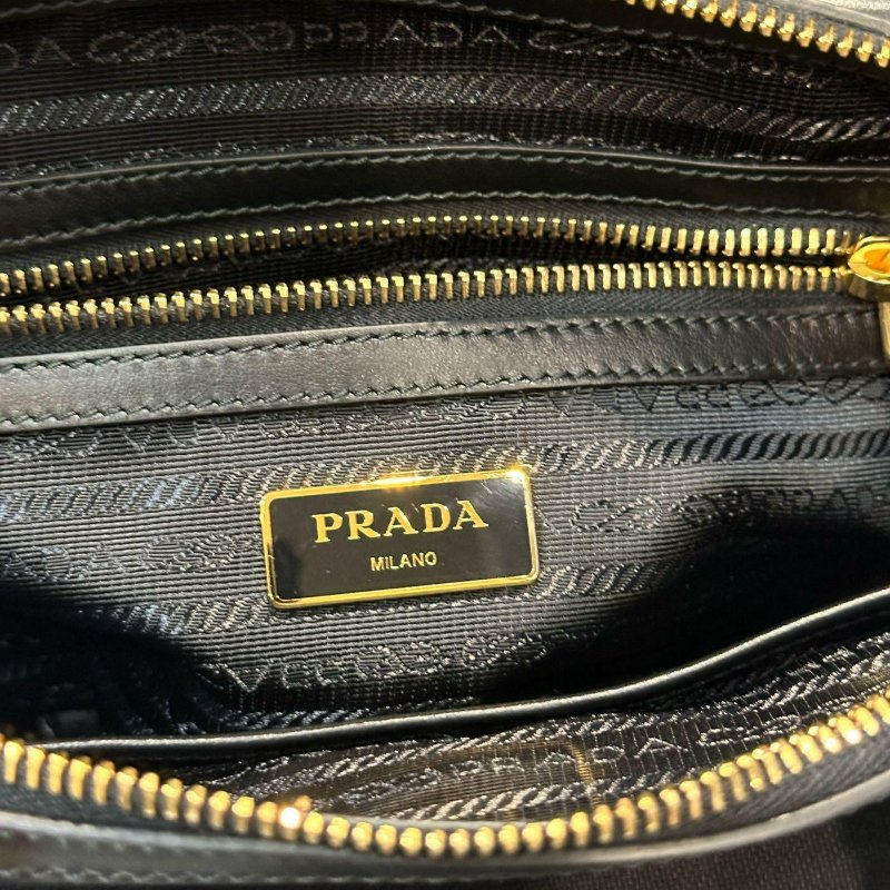 💎Han's house精品服飾💎 PRADA 三角鐵牌 帆布 手提包 側背包 附可拆卸肩帶 男生可換粗背帶 原價54000-4