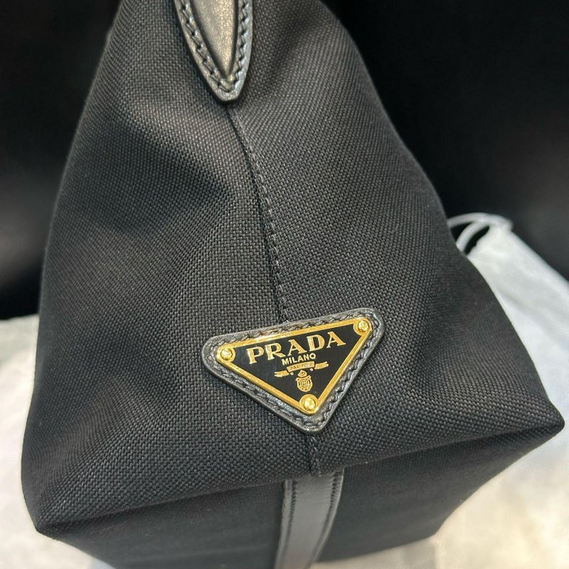 💎Han's house精品服飾💎 PRADA 三角鐵牌 帆布 手提包 側背包 附可拆卸肩帶 男生可換粗背帶 原價54000-6