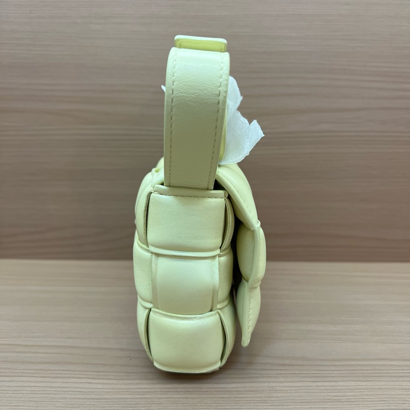 NO:353 BV cassette枕头包 淺黃色十五格 羊皮-2