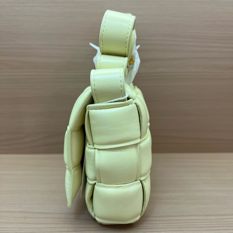 NO:353 BV cassette枕头包 淺黃色十五格 羊皮-3