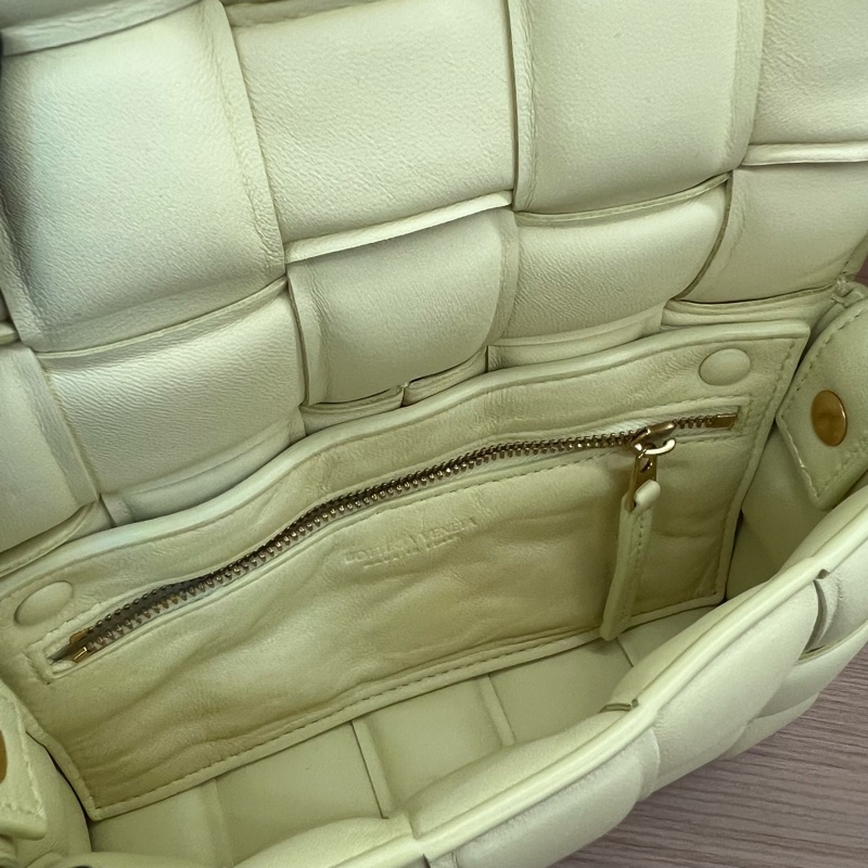 NO:353 BV cassette枕头包 淺黃色十五格 羊皮-9