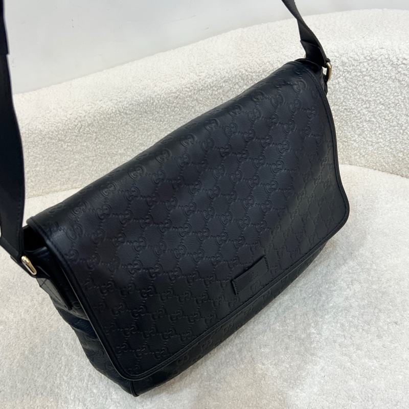 Gucci古馳黑色全皮老花壓紋郵差包斜挎包37*30。 無附件-2