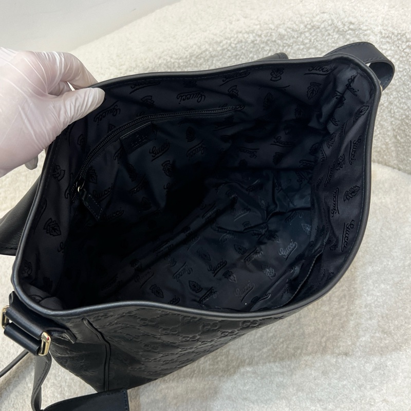 Gucci古馳黑色全皮老花壓紋郵差包斜挎包37*30。 無附件-6