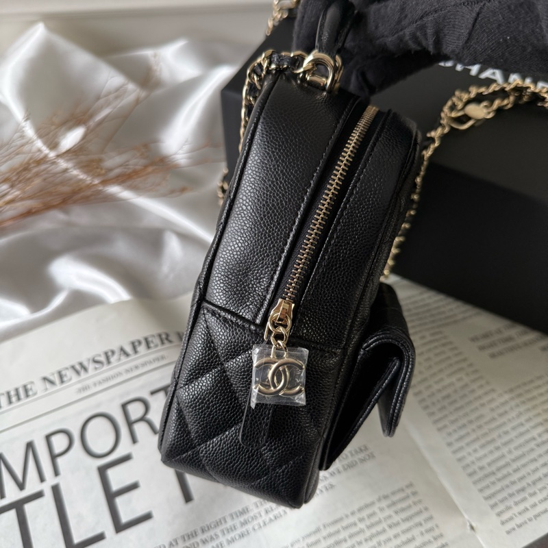 粒紋牛皮翻蓋口袋迷你後背包/小書包(黑色)-1