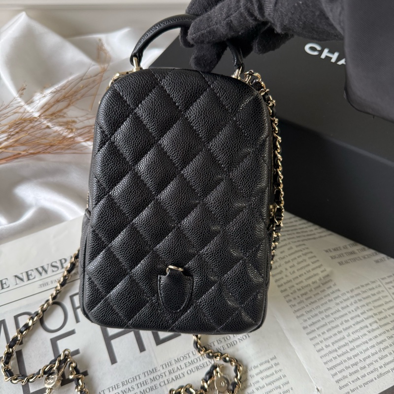 粒紋牛皮翻蓋口袋迷你後背包/小書包(黑色)-2