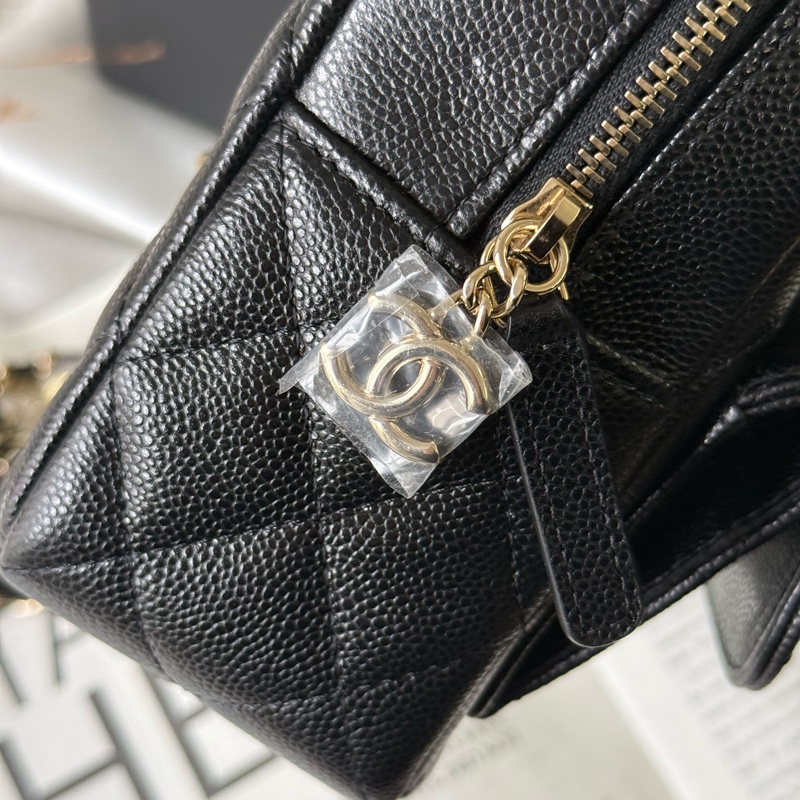 粒紋牛皮翻蓋口袋迷你後背包/小書包(黑色)-7