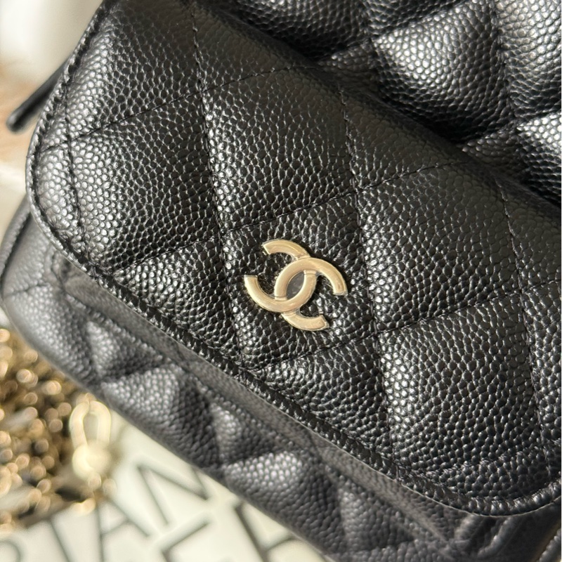 粒紋牛皮翻蓋口袋迷你後背包/小書包(黑色)-8