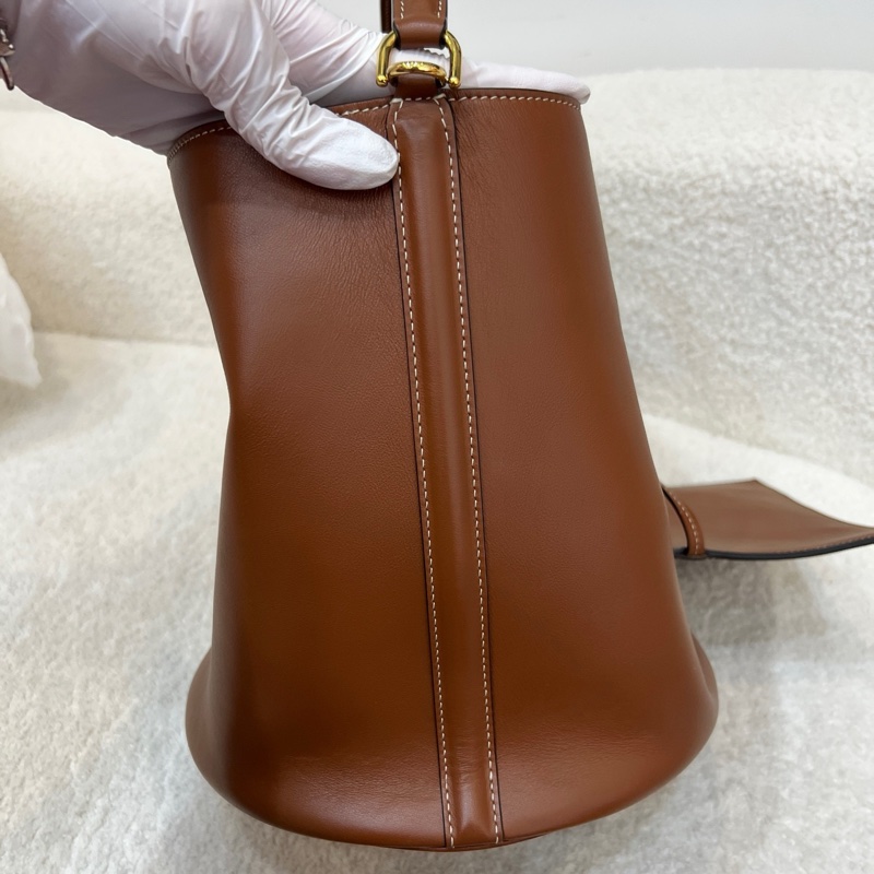 Celine賽琳Bucket16焦糖色水桶包單肩斜挎包21年 尺寸:23*24-5