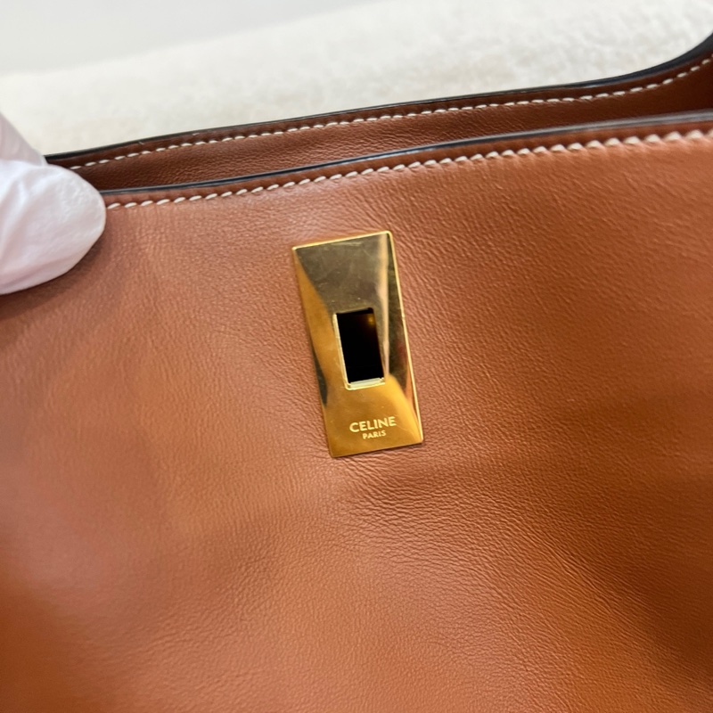 Celine賽琳Bucket16焦糖色水桶包單肩斜挎包21年 尺寸:23*24-8