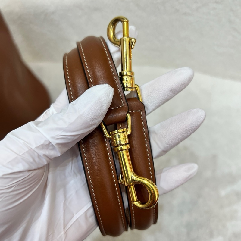 Celine賽琳Bucket16焦糖色水桶包單肩斜挎包21年 尺寸:23*24-9