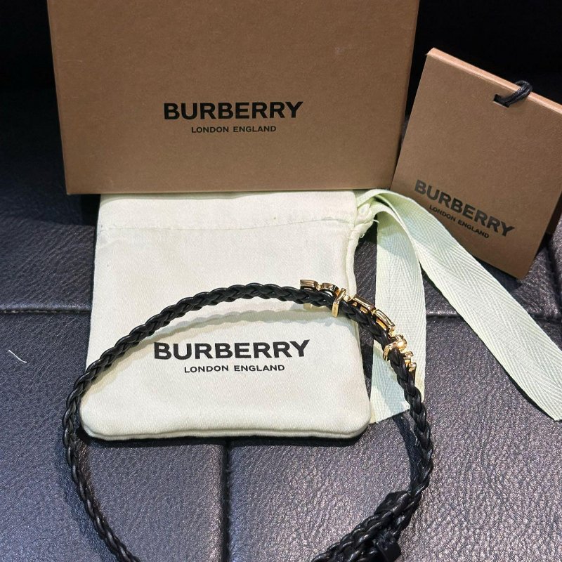 💎Han's house精品服飾💎BURBERRY 手環 手鏈  現貨 原價11300-4