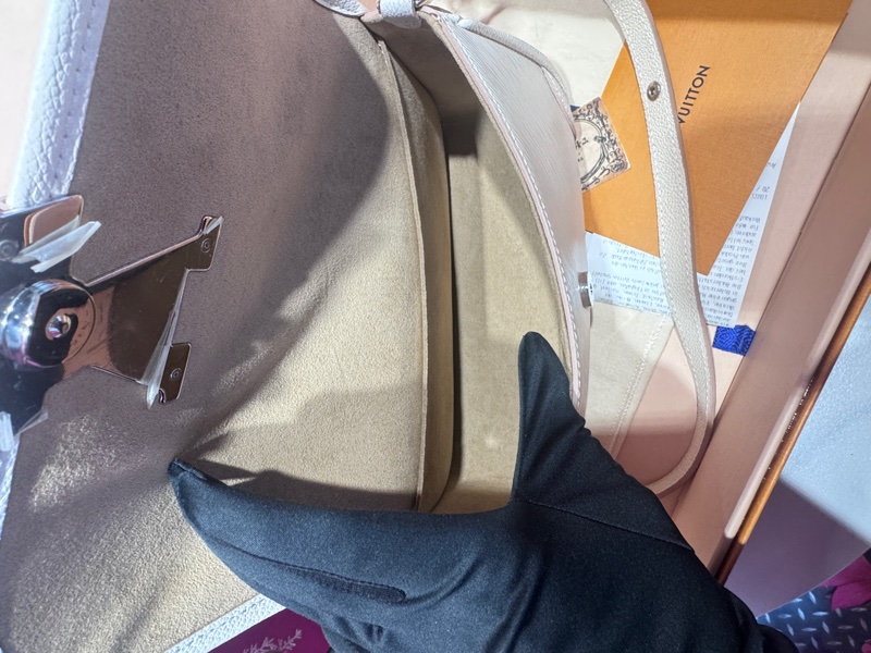 LV epi白法棍包/王吉娜古董精品-7